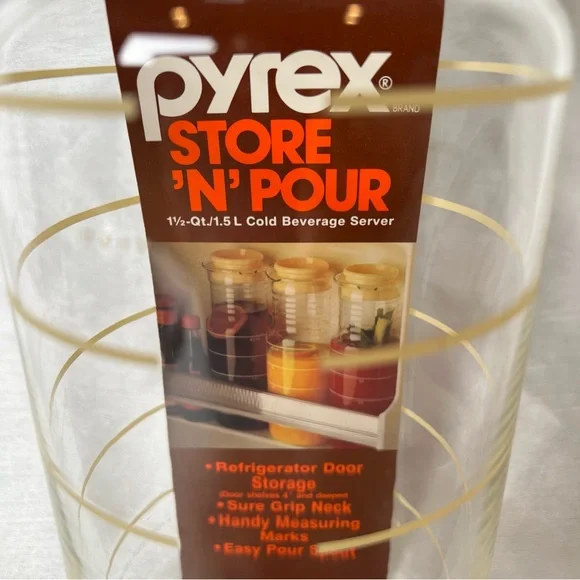 Vintage Pyrex 24oz Store‎ N Pour glass storage juice / Milk / liquid container - Picture 2 of 8